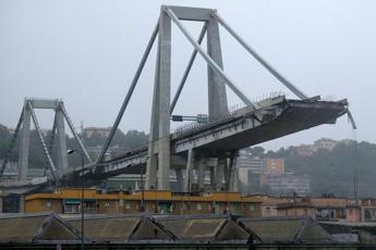 https://www.varesenoi.it/fileadmin/archivio/adnkronos/imported/www.adnkronos.com_resources_02a7-211da62beceb-142f995e3f5a-1000_format_medium_genova_ponte_morandi_crollo_front_afp.jpeg.jpeg