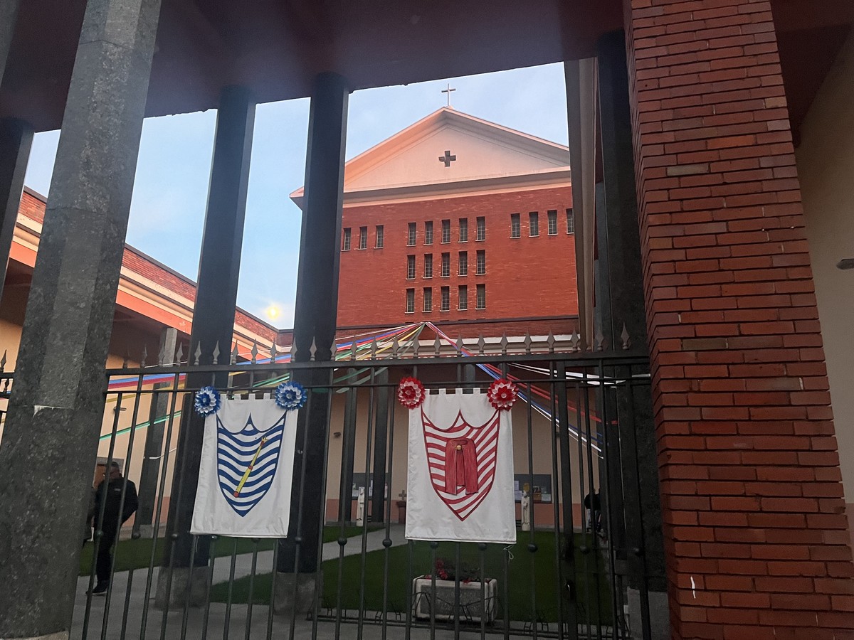 https://www.varesenoi.it/fileadmin/archivio/ilbustese/2024/10/santedoardo_lunadIMG_5045_2.jpg