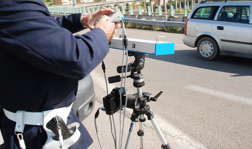 https://www.varesenoi.it/fileadmin/archivio/ilbustese/2025/04/autovelox_stradale_generica_controlli.jpeg