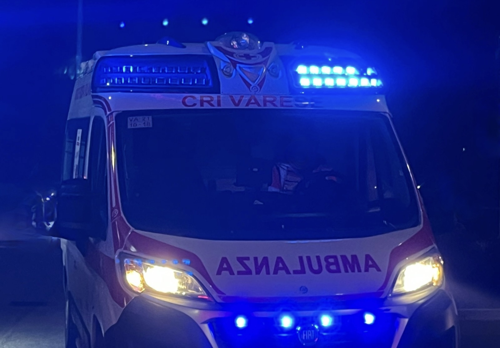 https://www.varesenoi.it/fileadmin/archivio/ilbustese/2025/05/Ambulanza_notte_generica_1.jpeg