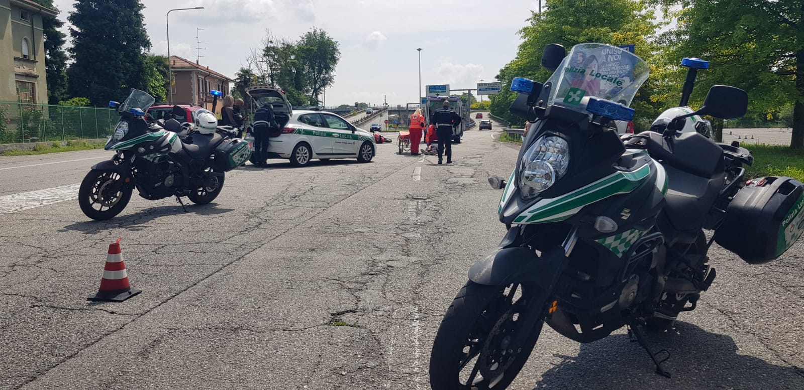 https://www.varesenoi.it/fileadmin/archivio/ilbustese/2025/05/Incidente_5_ponti_Polizia_locale_moto.jpeg