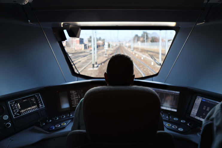 https://www.varesenoi.it/fileadmin/archivio/ilbustese/2025/06/Trenord_macchinista.jpeg