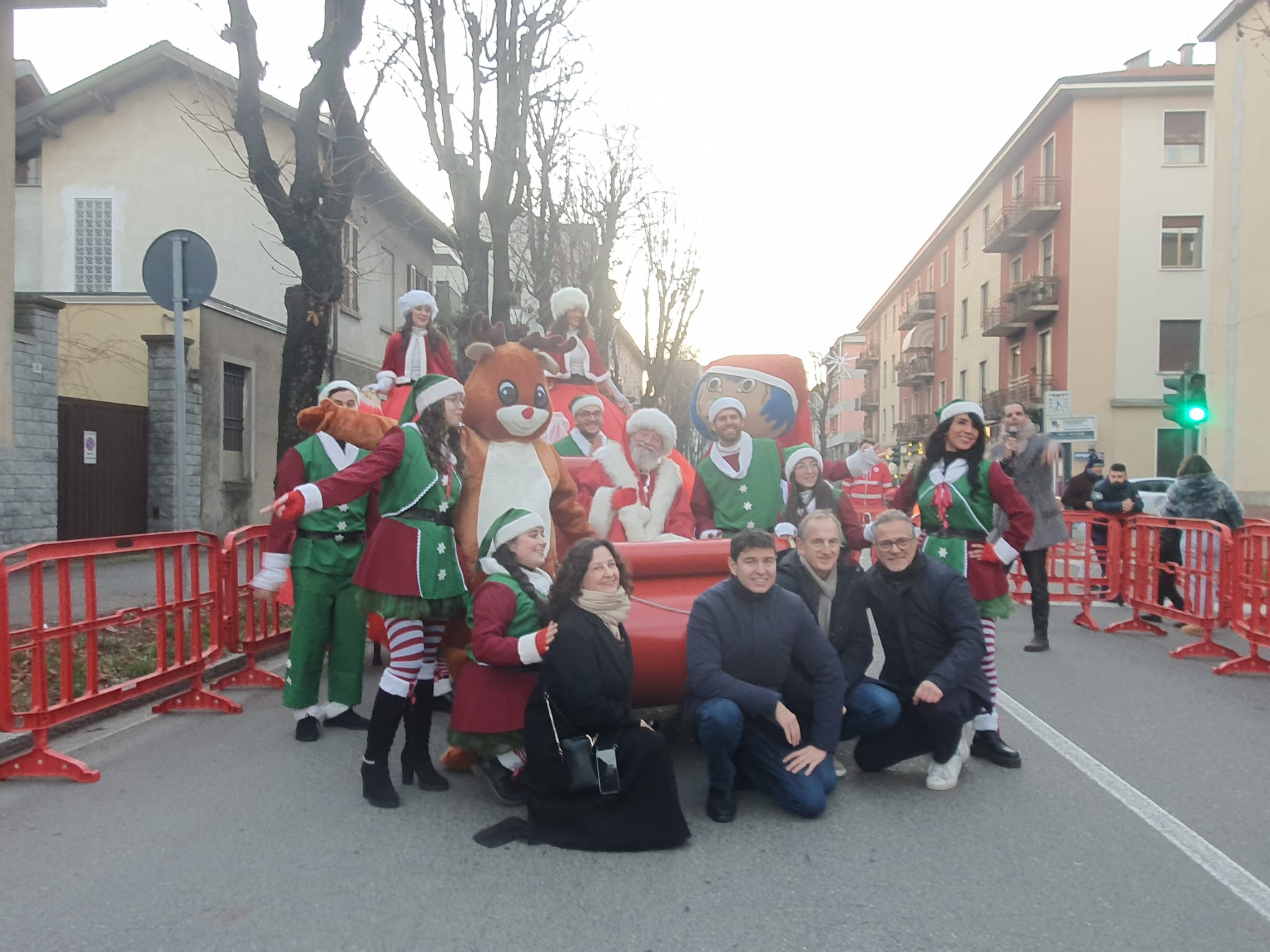 https://www.varesenoi.it/fileadmin/archivio/ilbustese/2025/12/natale_s_edoardo_5.jpg