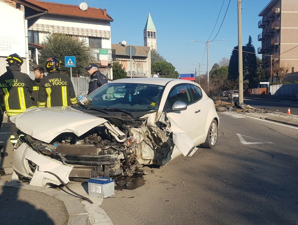 https://www.varesenoi.it/fileadmin/archivio/ilbustese/2026/01/incidente_viale_boccaccio__1_.jpeg