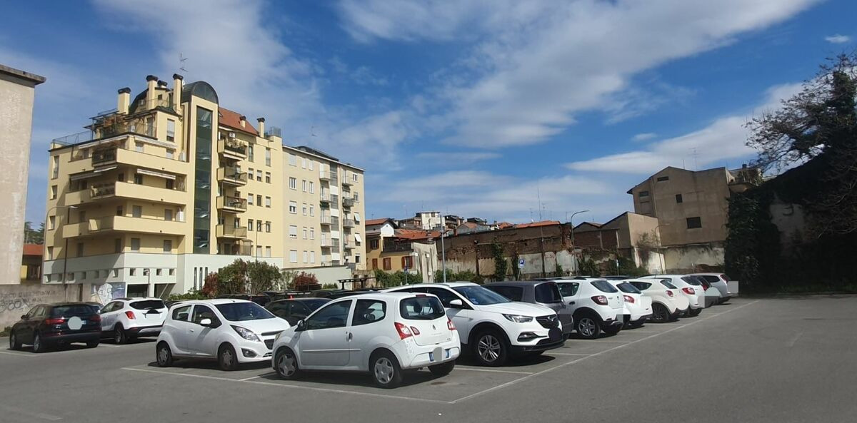 https://www.varesenoi.it/fileadmin/archivio/ilbustese/2026/05/parcheggio_san_michele.jpg