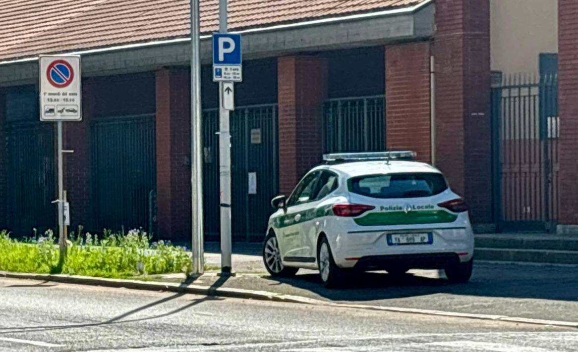 https://www.varesenoi.it/fileadmin/archivio/ilbustese/2026/06/polizia_asilo_santedoardo.jpg