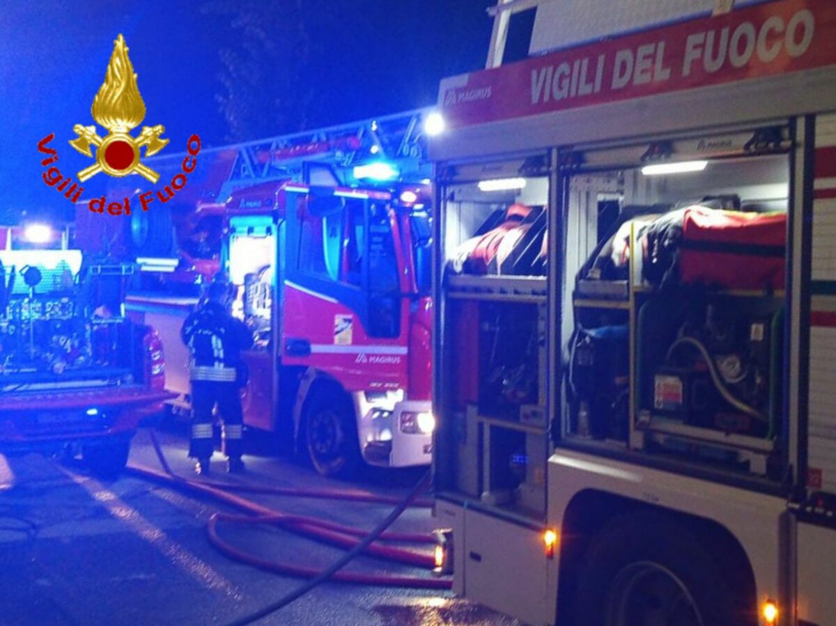 https://www.varesenoi.it/fileadmin/archivio/ilbustese/2026/08/incendio_rossini_bustoPHOTO-2026-08-17-23-53-40.jpg