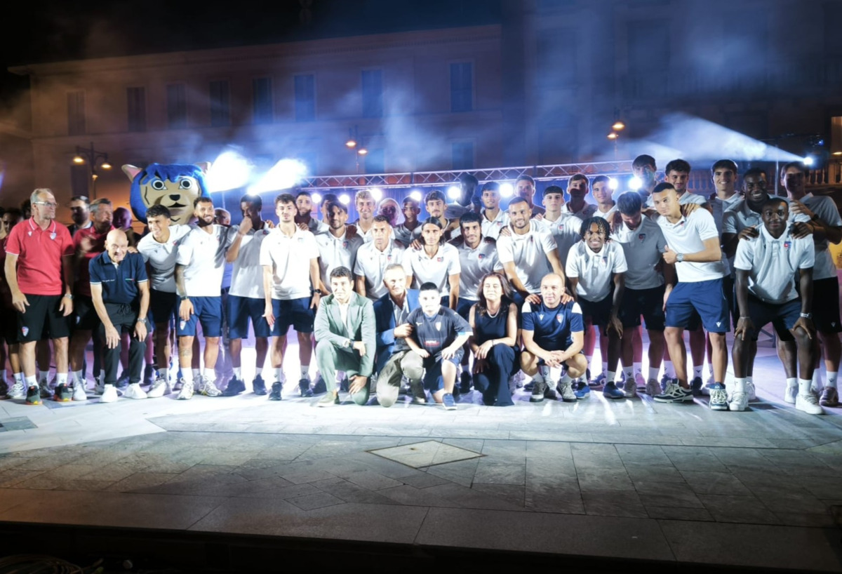 https://www.varesenoi.it/fileadmin/archivio/ilbustese/2026/09/Presentazione_Pro_Patria_piazza_Santa_Maria_squadra__2_.jpeg