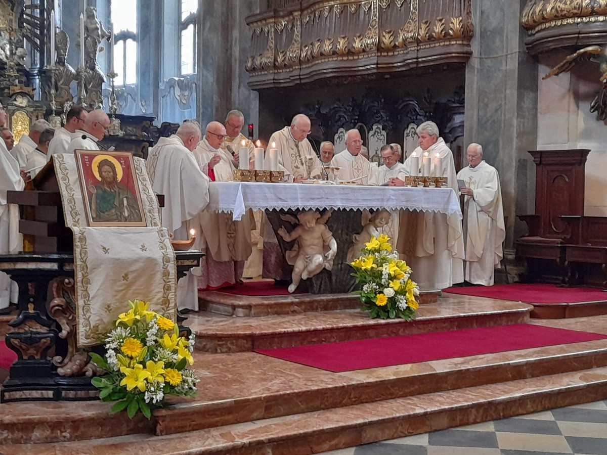 https://www.varesenoi.it/fileadmin/archivio/ilbustese/San_Giovanni_24_8.jpg
