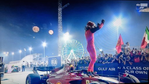 Un fantastico Leclerc vince in Bahrain. Il monegasco trionfa nel primo GP della nuova era della Formula 1