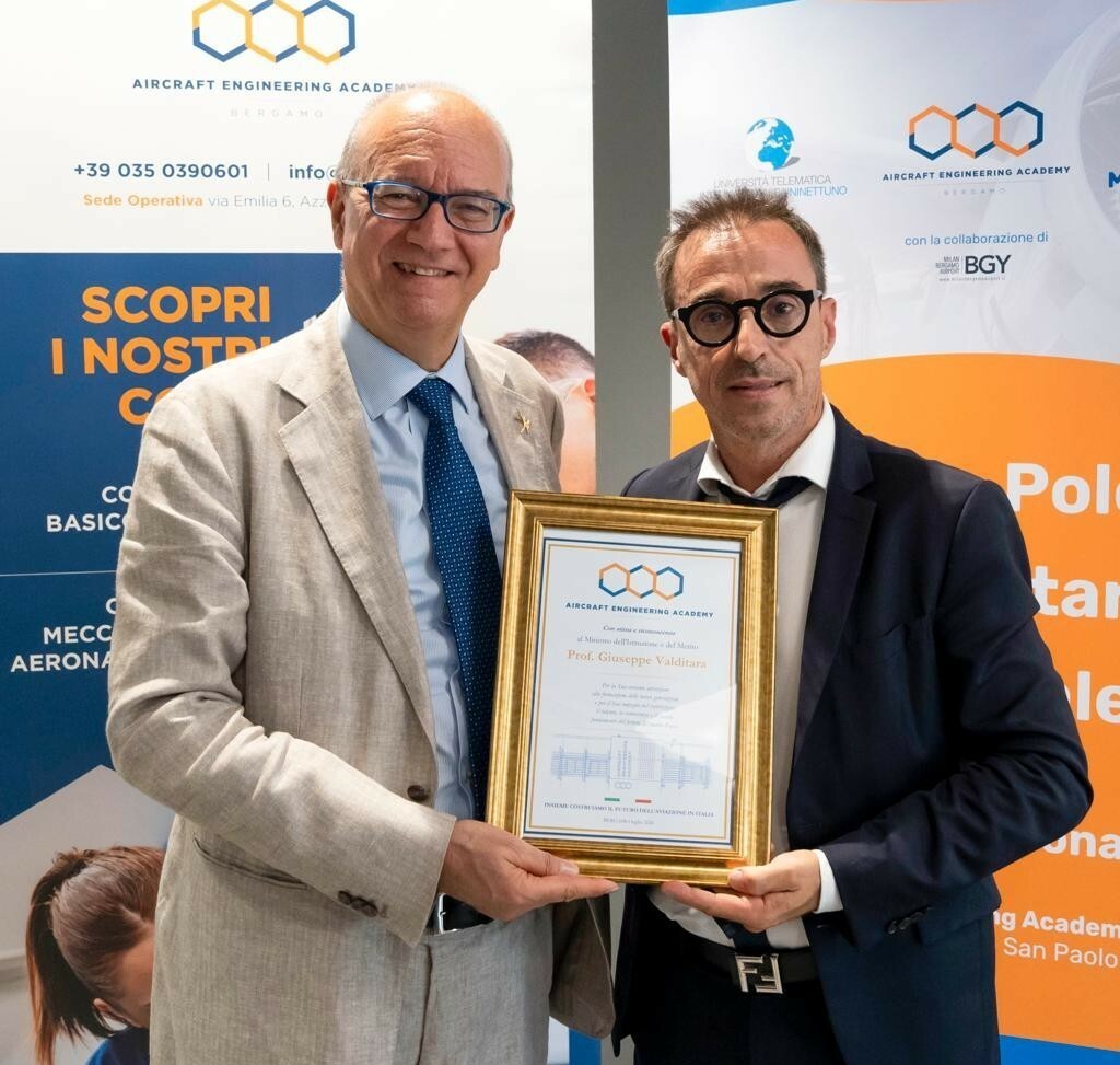 https://www.varesenoi.it/fileadmin/archivio/targatocn/2026/07/Dott._Alessandro_Cianciaruso_e_Min._Giuseppe_Valditara_3.jpg