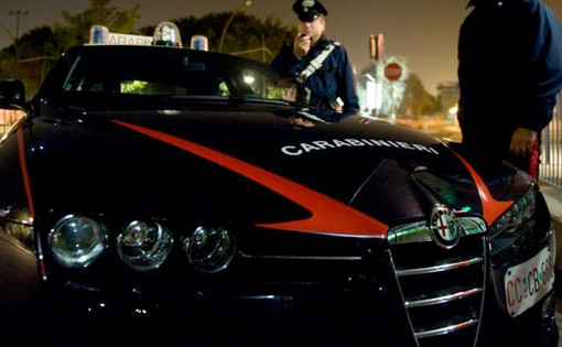 https://www.varesenoi.it/fileadmin/archivio/varesenoi/2024/12/carabinieri_notte.jpeg
