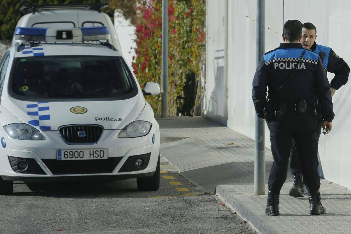 https://www.varesenoi.it/fileadmin/archivio/varesenoi/2025/04/polizia_spagna_repertorio_fg.jpeg