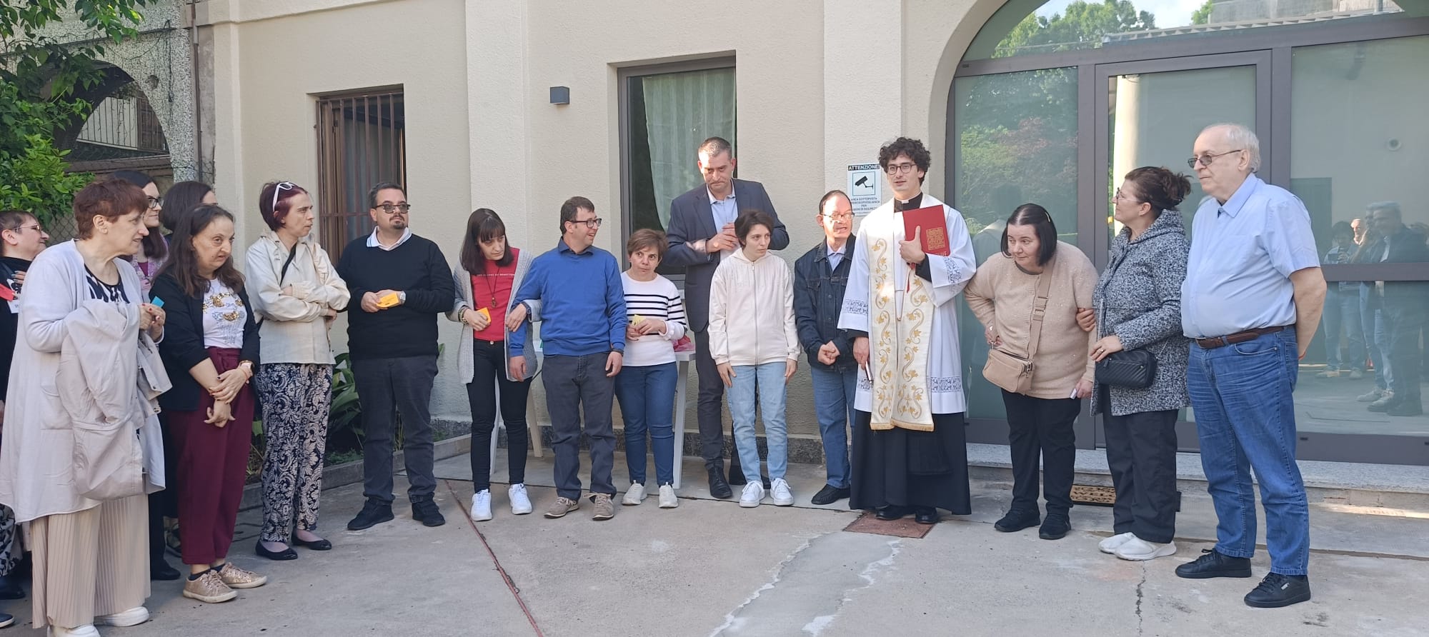 https://www.varesenoi.it/fileadmin/archivio/varesenoi/2025/05/1cassano_solidarieta_serviziWhatsApp_Image_2025-05-10_at_09.55.51.jpeg