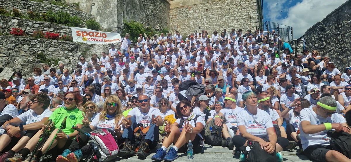 https://www.varesenoi.it/fileadmin/archivio/varesenoi/2025/05/camminata_notturna_1.jpeg