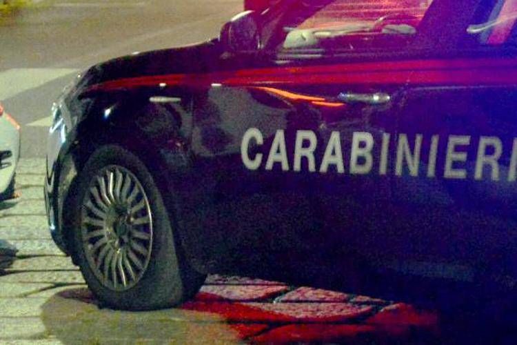 https://www.varesenoi.it/fileadmin/archivio/varesenoi/2025/05/carabinieri_notte.jpeg