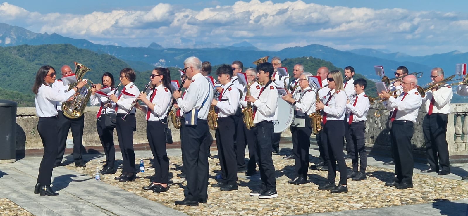https://www.varesenoi.it/fileadmin/archivio/varesenoi/2025/05/giubileo_delle_bande_8.jpeg
