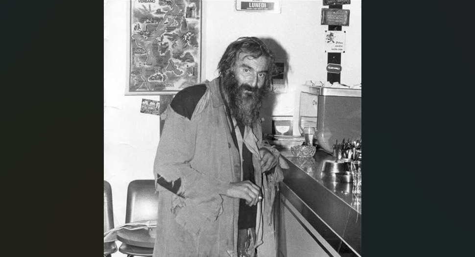 «Le sue frasi strampalate sono diventate canzoni» – Varesenoi.it «Le sue frasi strampalate sono diventate canzoni» – Varesenoi.it