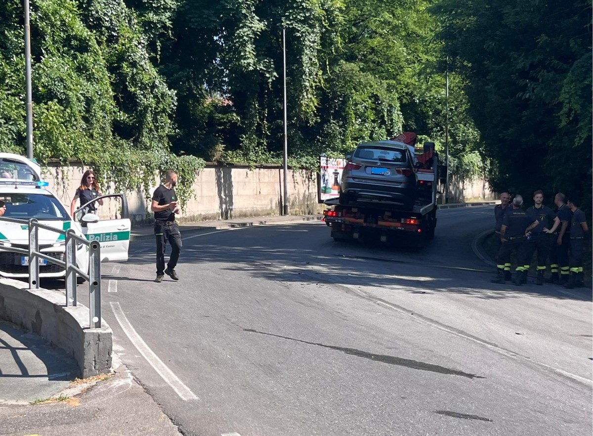 https://www.varesenoi.it/fileadmin/archivio/varesenoi/2025/06/incidente_1.jpeg