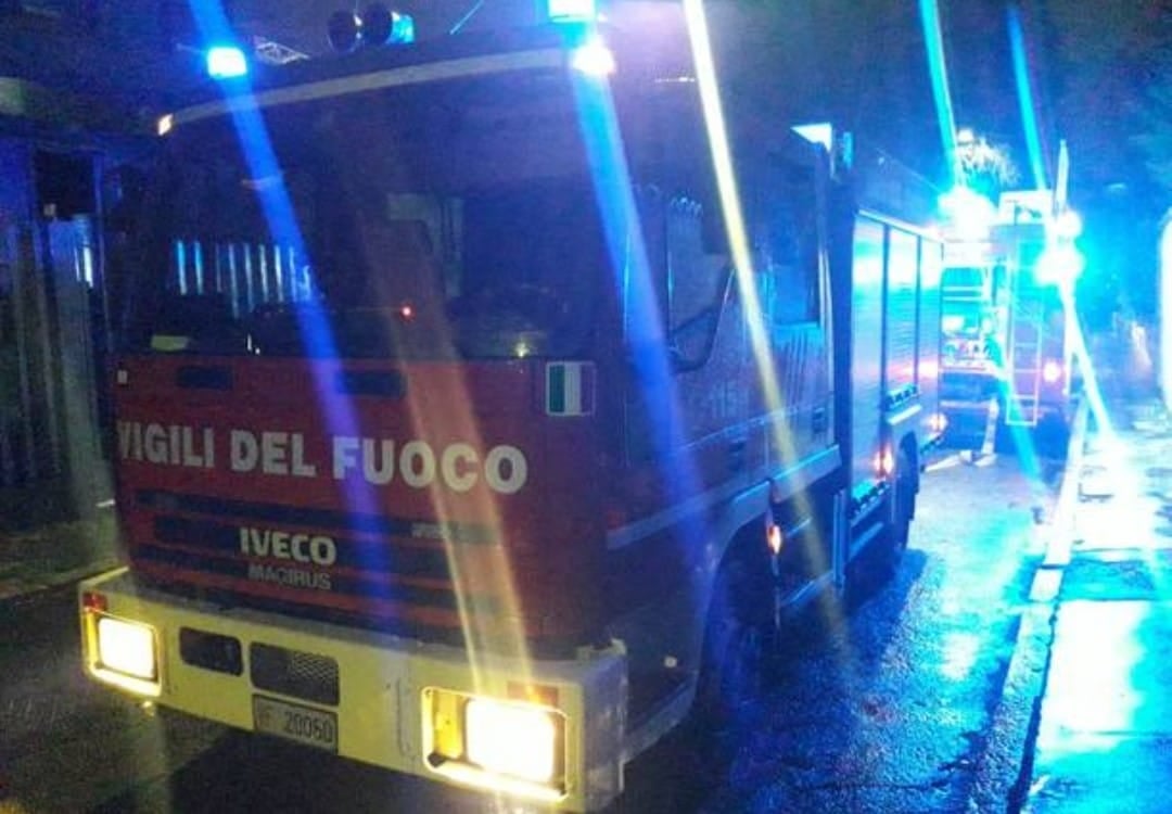https://www.varesenoi.it/fileadmin/archivio/varesenoi/2025/07/vvff_notte_generica.jpeg