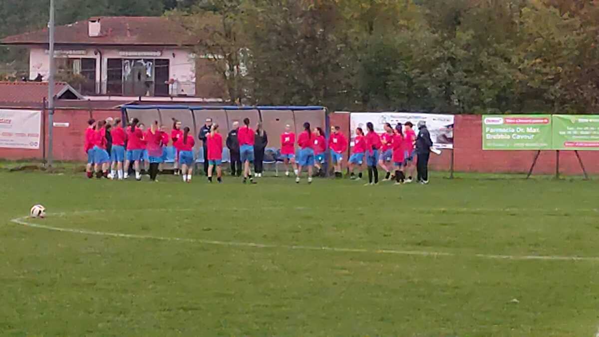 https://www.varesenoi.it/fileadmin/archivio/varesenoi/2025/10/BrebbiaCalcioFemminileAllenamento.jpg