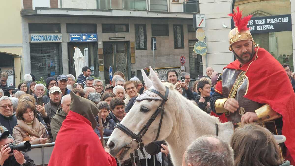 https://www.varesenoi.it/fileadmin/archivio/varesenoi/2025/11/Festa_San_Martino_10.jpeg