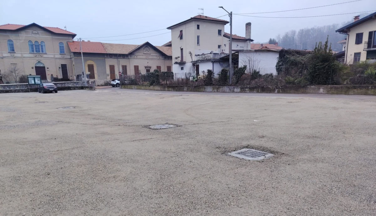 https://www.varesenoi.it/fileadmin/archivio/varesenoi/2026/02/CocquioParcheggioSomsCaldana.jpeg