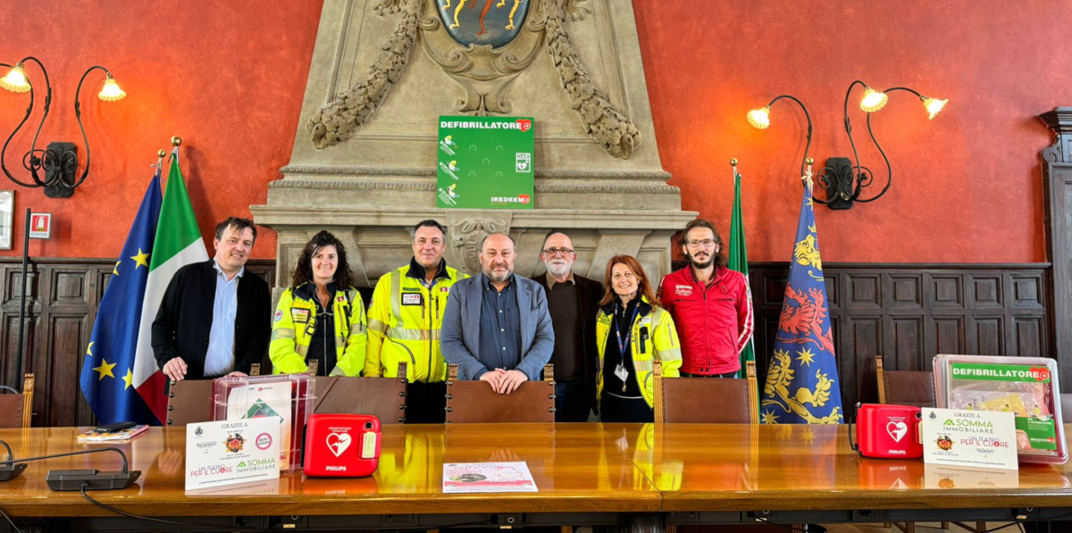 https://www.varesenoi.it/fileadmin/archivio/varesenoi/2026/03/SommaLombardoDefibrillatori.jpeg