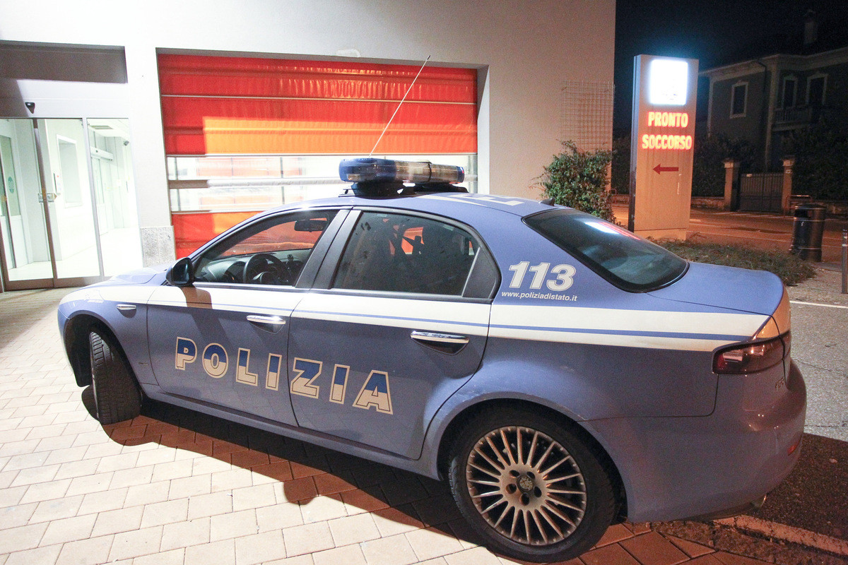 https://www.varesenoi.it/fileadmin/archivio/varesenoi/2026/04/Polizia_varese_generica__10_.jpg