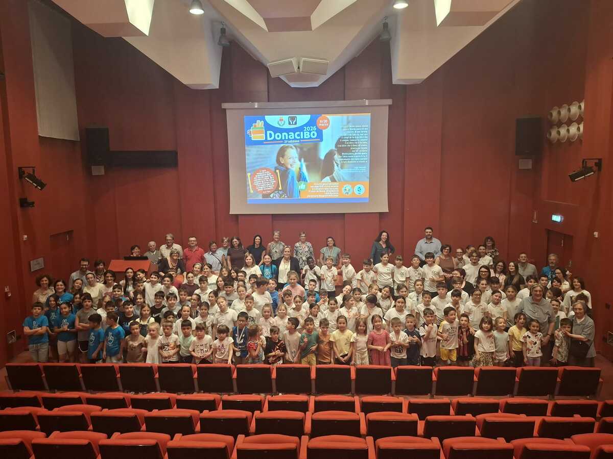 https://www.varesenoi.it/fileadmin/archivio/varesenoi/2026/05/Donacibo_2619.jpeg