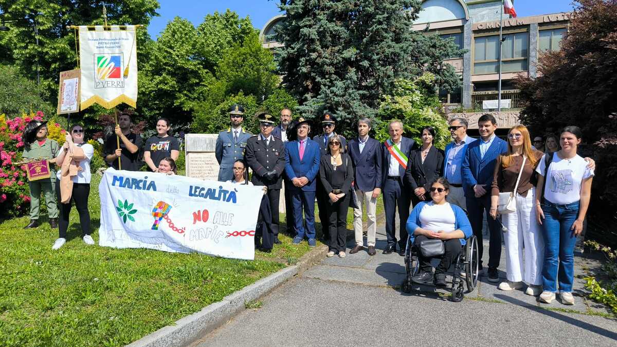 https://www.varesenoi.it/fileadmin/archivio/varesenoi/2026/05/Marcia_della_legalita_Verri__19_.jpeg