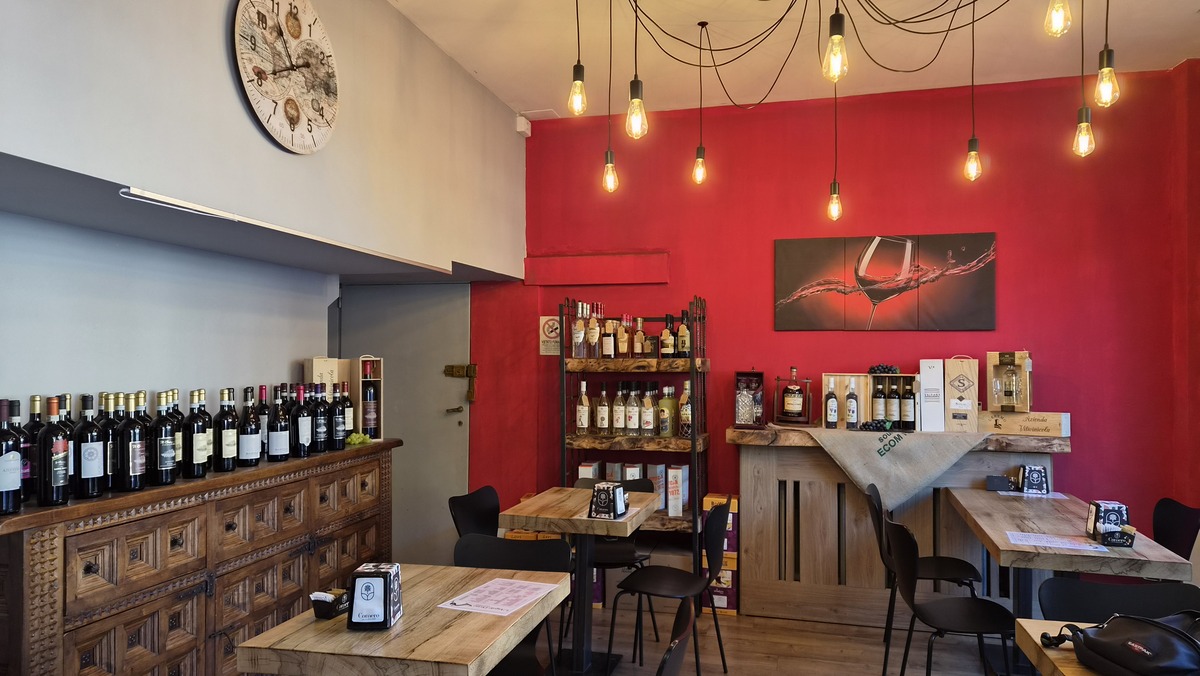«Do fett de salamm e on biccèr de vin»: in viale Milano l’Angolo Divino raddoppia