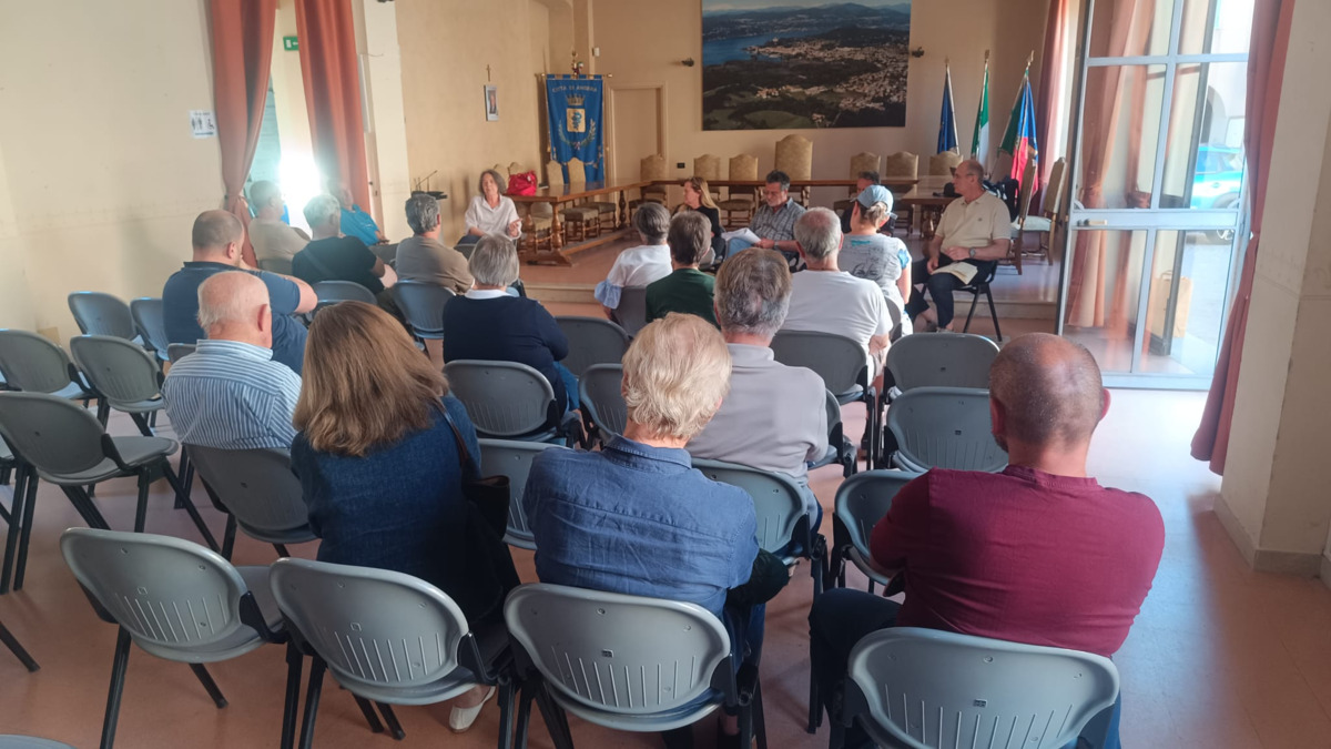 https://www.varesenoi.it/fileadmin/archivio/varesenoi/2026/06/AngeraIncontroLavoriGiugno26.jpeg