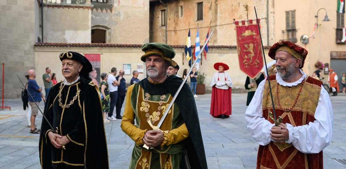 https://www.varesenoi.it/fileadmin/archivio/varesenoi/2026/06/FB_IMG_1751754142765.jpg