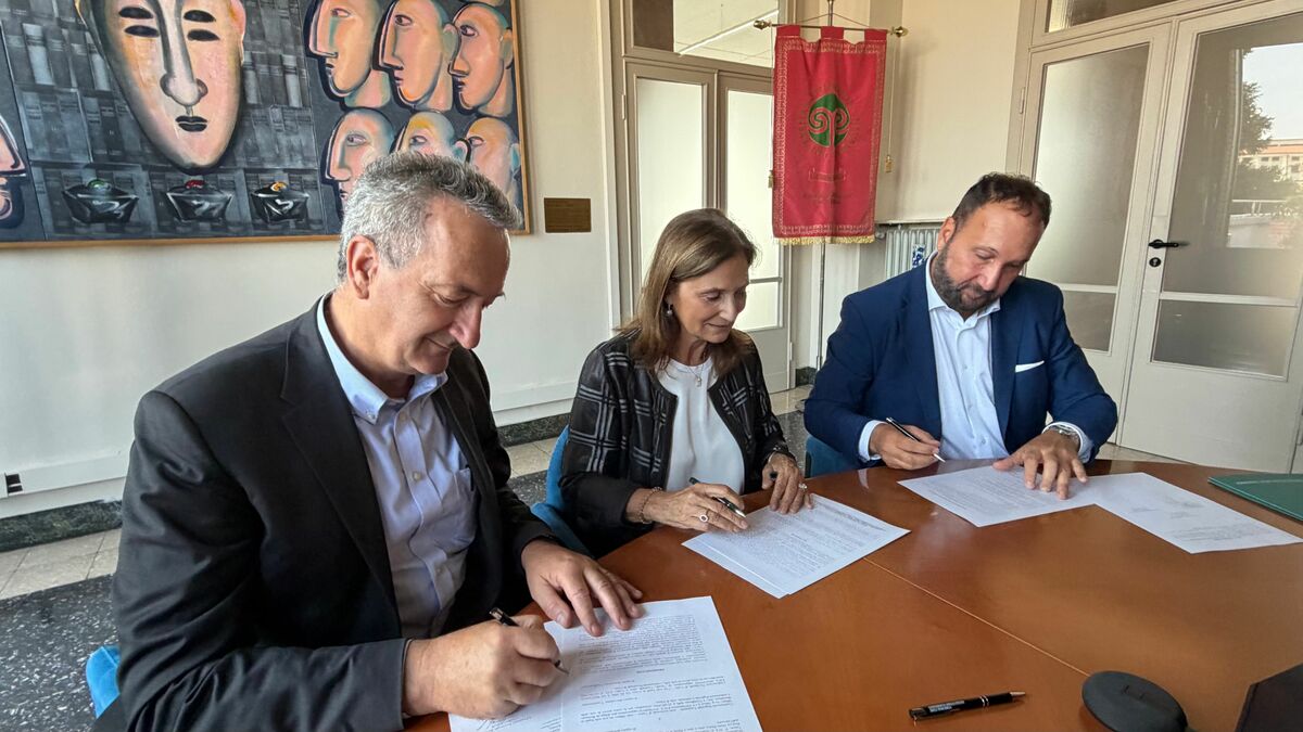 https://www.varesenoi.it/fileadmin/archivio/varesenoi/2026/06/Firma_-_Claudio_Casartelli_Maria_Pierro_Bernardo_Bianchessi__2_.jpg