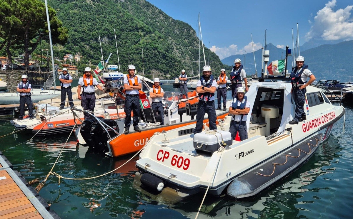 https://www.varesenoi.it/fileadmin/archivio/varesenoi/2026/06/GuardiaCostieraLaghiSicuri.jpg