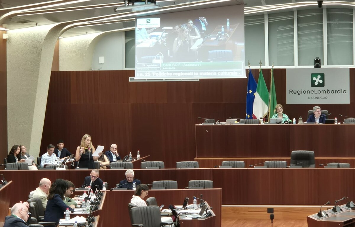 https://www.varesenoi.it/fileadmin/archivio/varesenoi/2026/06/aula_regione_caruso.jpeg