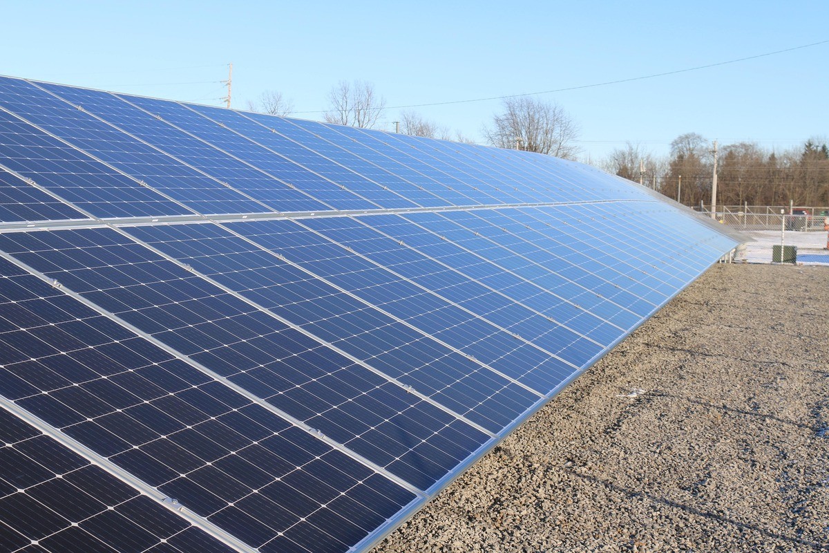 https://www.varesenoi.it/fileadmin/archivio/varesenoi/2026/06/pannellofotovoltaico.jpg