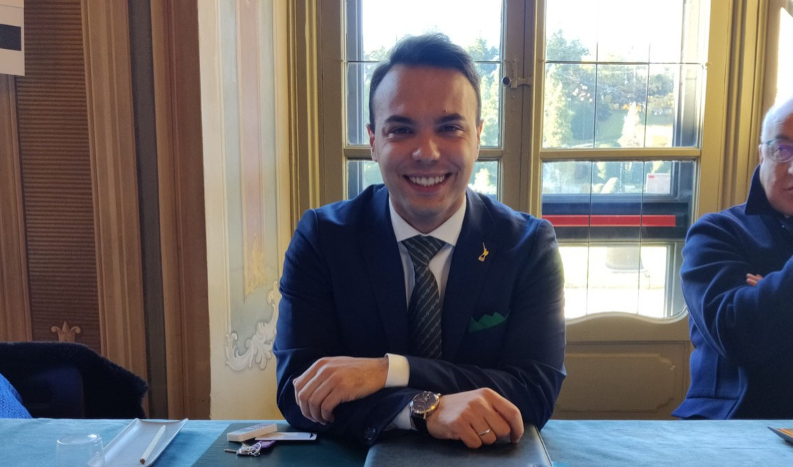 Via Carcano e via Comolli. Interrogazione della Lega di Varese: «Alberi abbattuti in fretta, cantieri fermi da mesi»