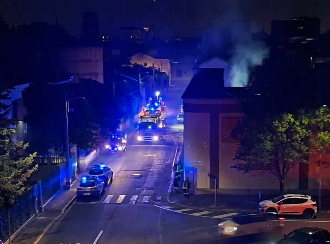 https://www.varesenoi.it/fileadmin/archivio/varesenoi/2026/07/Incendio_Tigros.jpg