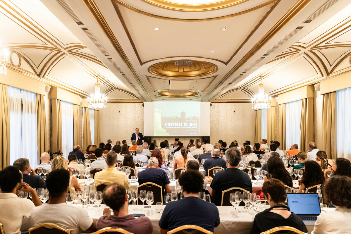 La varesina Alice Pedrinelli è la miglior sommelier del 2026 in Lombardia