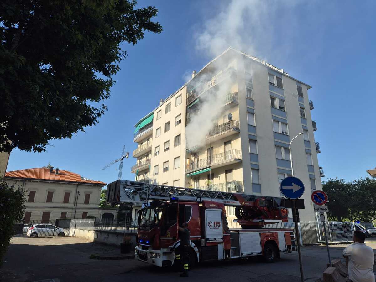https://www.varesenoi.it/fileadmin/archivio/varesenoi/2026/07/busto_via_einaudi_incendio_PHOTO-2026-07-24-09-17-56.jpg
