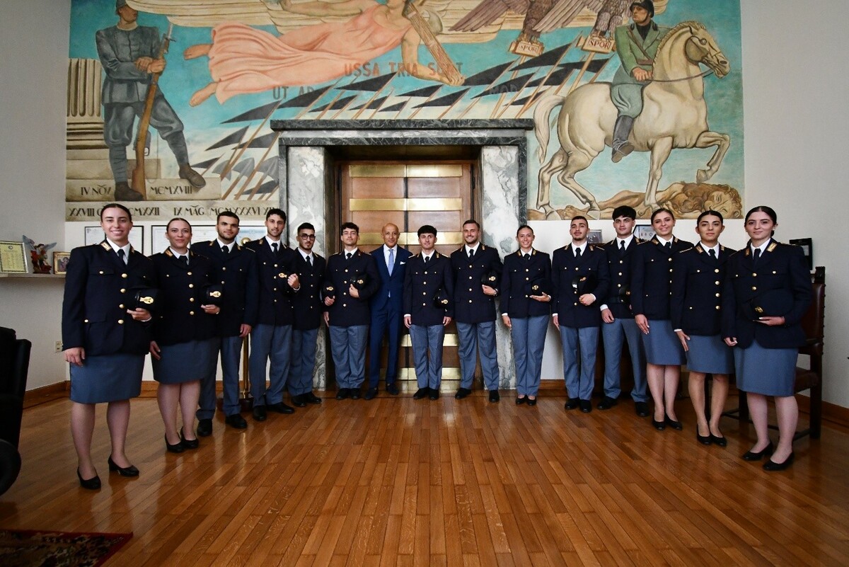 Diciassette nuovi agenti per la polizia di Stato di Varese: più sicurezza sul territorio