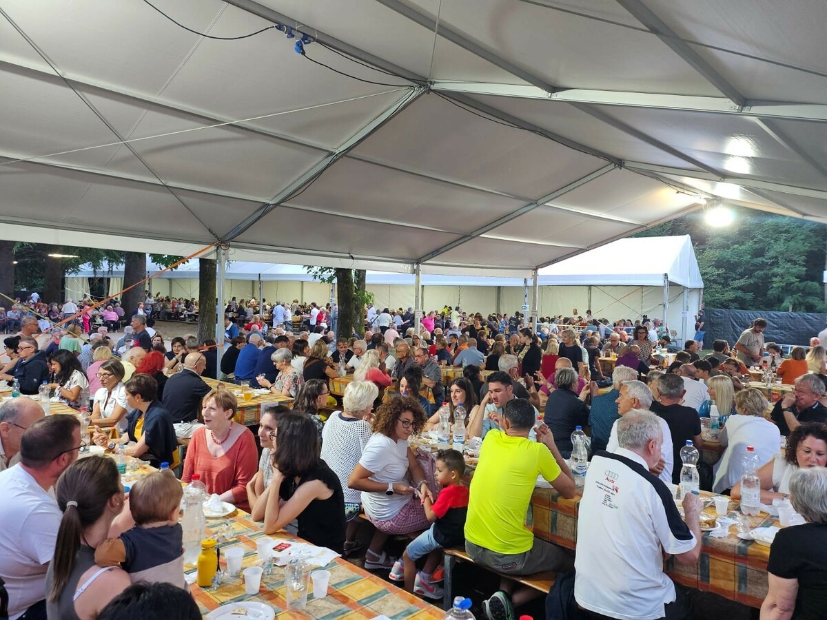 https://www.varesenoi.it/fileadmin/archivio/varesenoi/2026/08/Bizzozerofesta_di_ferragosto_20250803_COP_pubblico.jpg