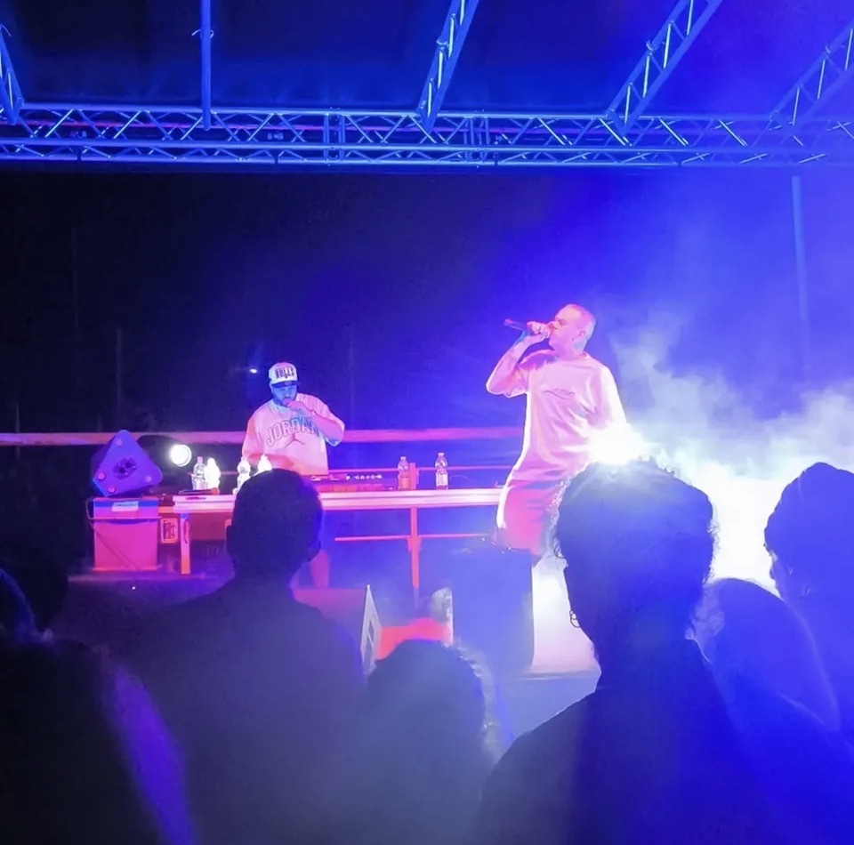 I Gorillas e San Fermo, legame indissolubile tra musica, divertimento, sport e amore per il quartiere