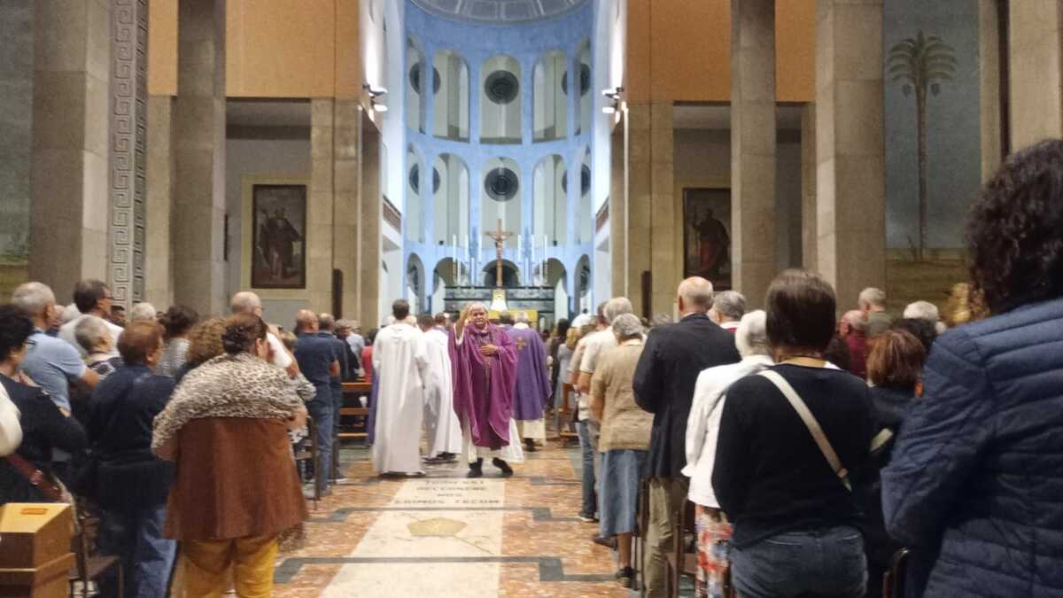 https://www.varesenoi.it/fileadmin/archivio/varesenoi/2026/09/1Messa_per_don_Stefano_Rho_con_Raimondi.jpeg