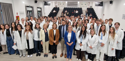 All'Insubria la cerimonia dei Camici Bianchi per gli studenti e le studentesse di Medicina che iniziano il tirocinio