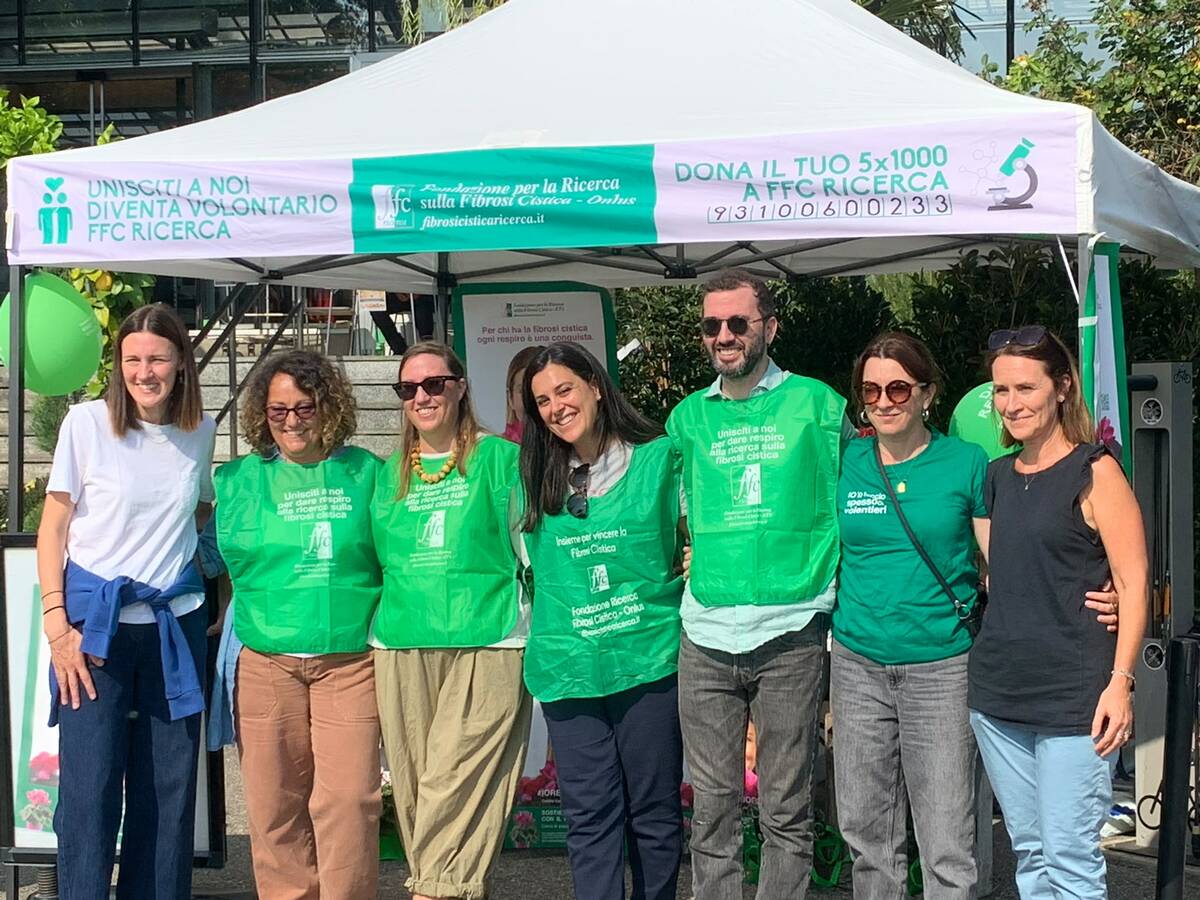 Charity Bike Tour, Varese pedala contro la fibrosi cistica: campioni e ciclamini per far correre la ricerca