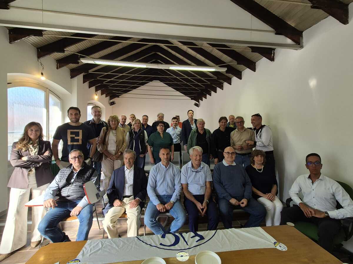 https://www.varesenoi.it/fileadmin/archivio/varesenoi/2026/10/lega_riunione_Consiglio_SperoniPHOTO-2026-10-04-11-35-04.jpg