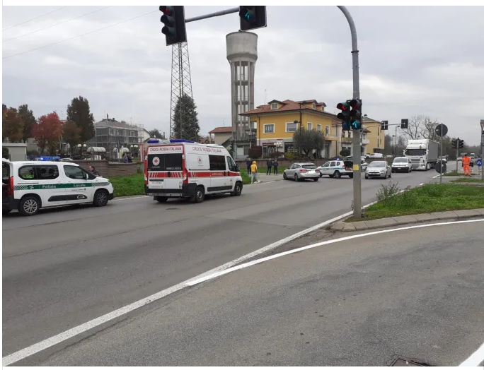 Schianto tra un'auto e uno scooter sulla Saronno-Monza: grave un 42enne ...